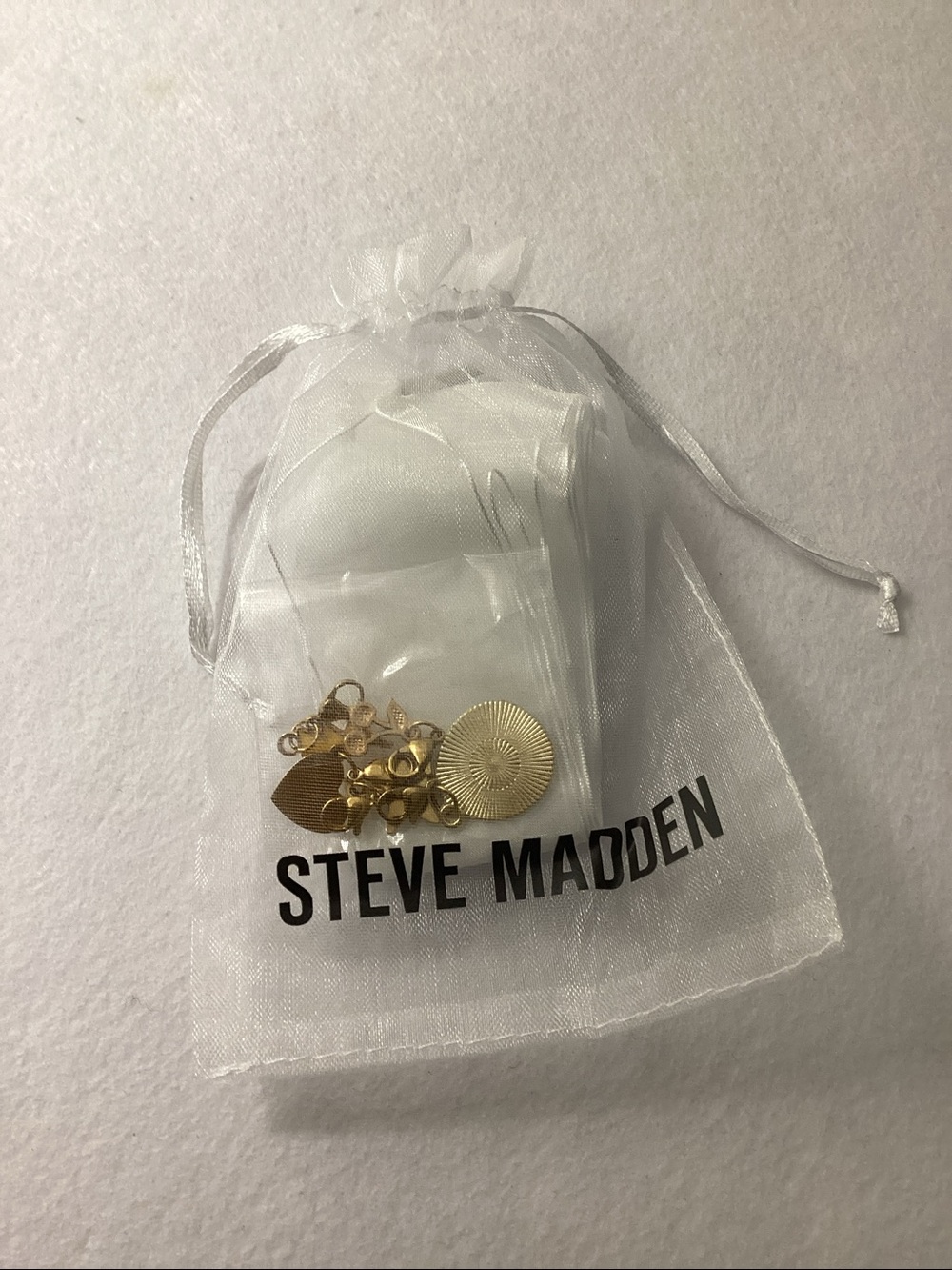 Steve Madden 5-pc. Shoe Charms with Dust Bag and Ribbon Shoe laces - Picture 3 of 10